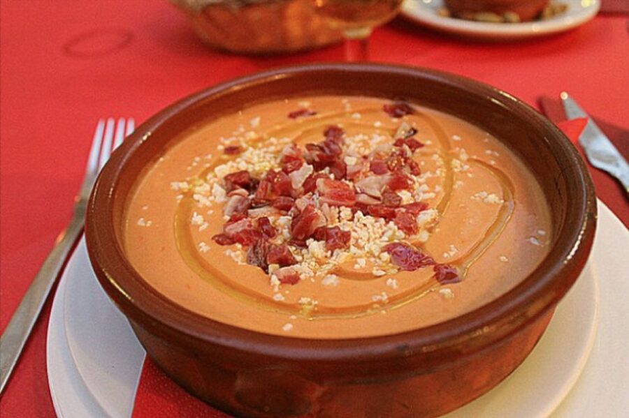 3-Hour Tapas Tour in Triana, Sevilla's Vibrant Neighborhood - A short walk through old Triana