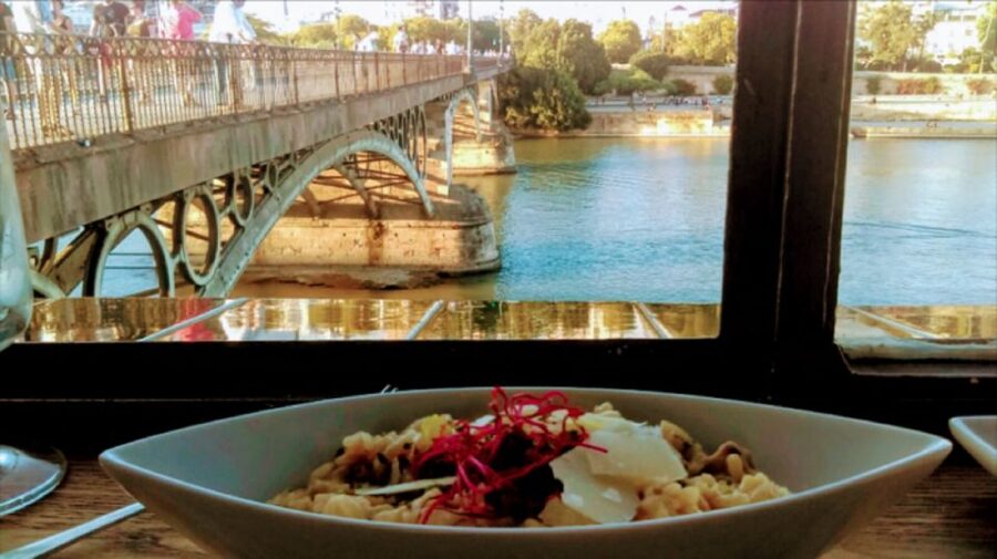 3-Hour Tapas Tour in Triana, Sevilla's Vibrant Neighborhood - What a strong guide adds to the meal