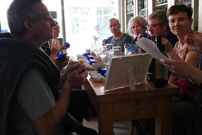 3 table wines & 5 Port wines + Tapas - Starting at Porto Cathedral with ten minutes of context