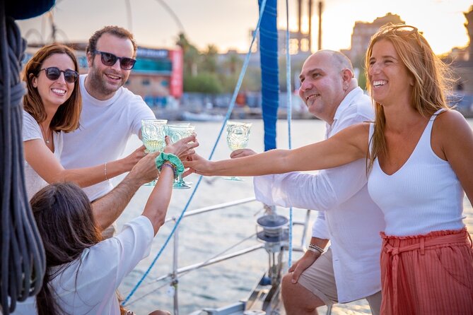 A 2 hours Local Tapas and sailing adventure in Barcelona - Seeing Sagrada Familia from the sea