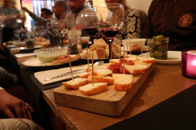 A True Taste of Lisbon: Portuguese Tapas, Wine & Surprise Drink - Key points to know before booking