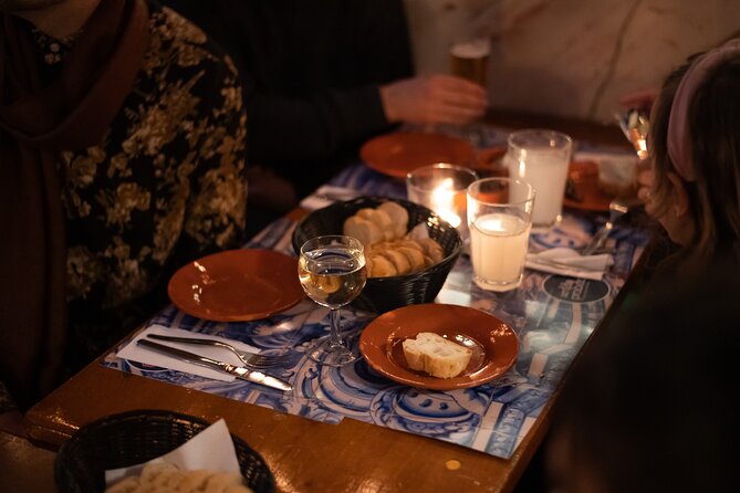A True Taste of Lisbon: Portuguese Tapas, Wine & Surprise Drink - What the guide adds to the evening