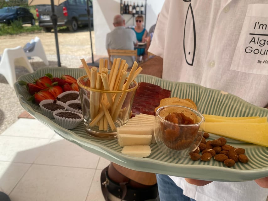 Albufeira/Porches/Vilamoura: Wine Tasting with Tapas & Music - The 30-minute estate introduction