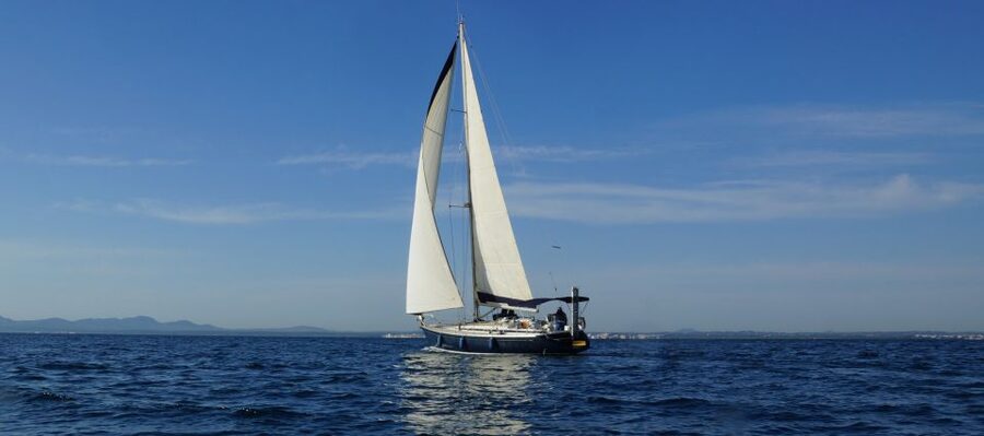 Alcudia: Sailing Yacht Excursion with Wine & Tapas - Sailing from Alcudia toward Cap de Formentor