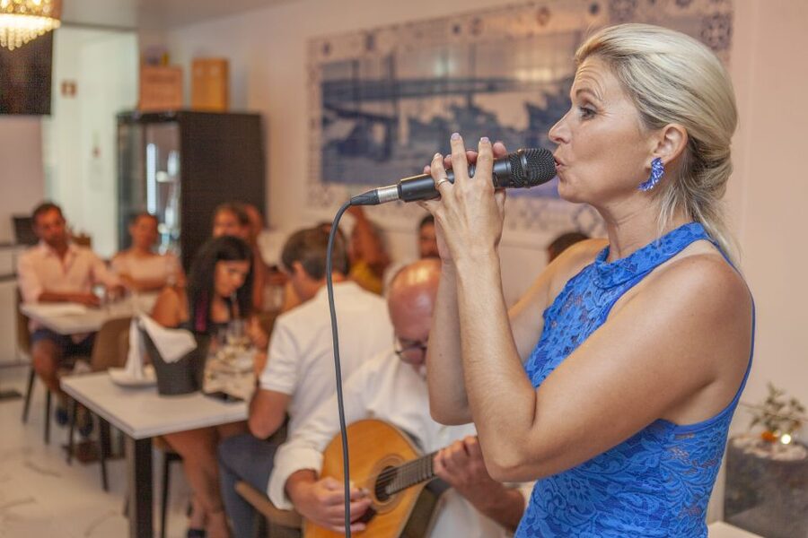 Algarve: Fado Night with 6- Course Algarvian Tapas Dishes - A Portimão evening built around food and song