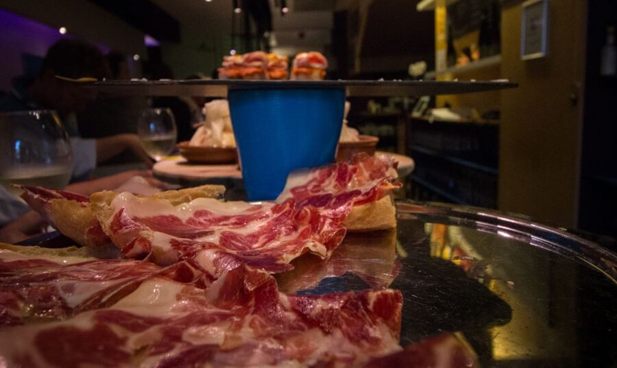 Alicante: Central Market Guided Food Tour with Tapas Bars - A 10-minute walk from market to tapas