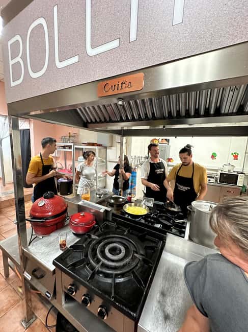 Alicante:Evening Spanish Tapas Cooking Class with Live Music - Why this two-hour Alicante class works