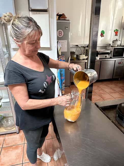 Alicante:Evening Spanish Tapas Cooking Class with Live Music - Who should book this experience