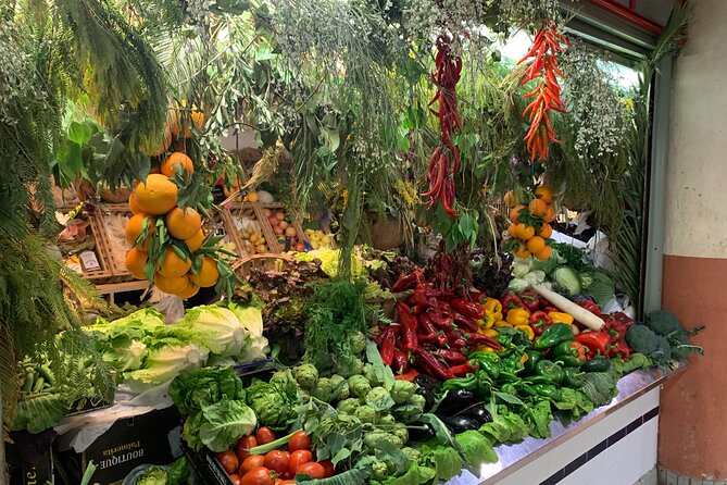 Alicante Food and Tapas Tour with a Local Guide - Ten stops and a plate-sized tour of Alicante