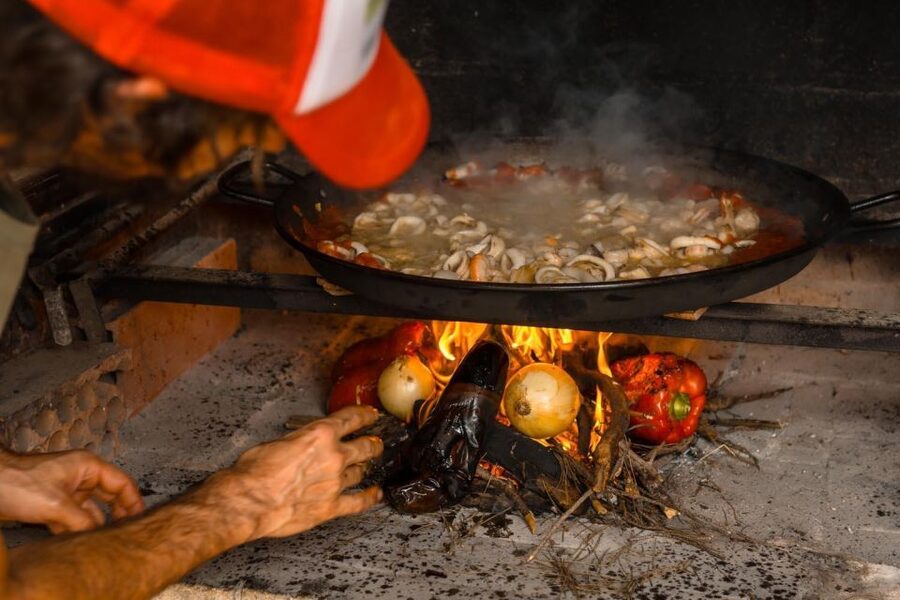 Alicante: Food Walking Tour with Wine Tasting and Tapas - Why this Alicante food walk works well