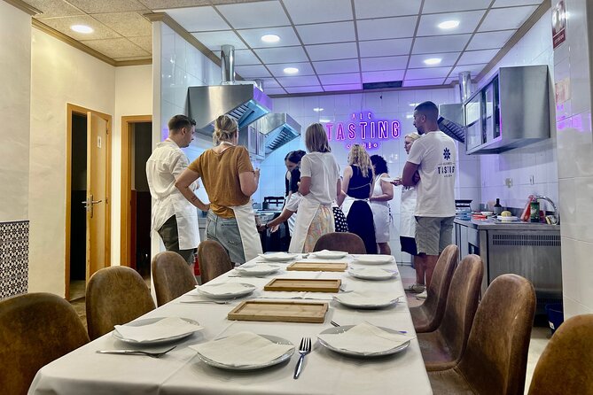 Alicante Paella Cooking Class, Tapas, Drinks and Marketplace - Guides Who Make the Class Work
