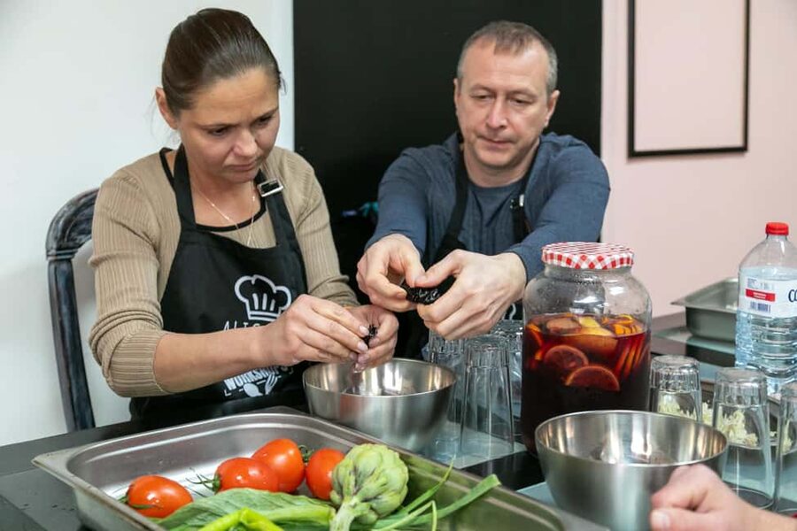 Alicante: Paella & Sangria Class with Tapas and Market Visit - Salmorreta, broth, and the useful take-home recipe
