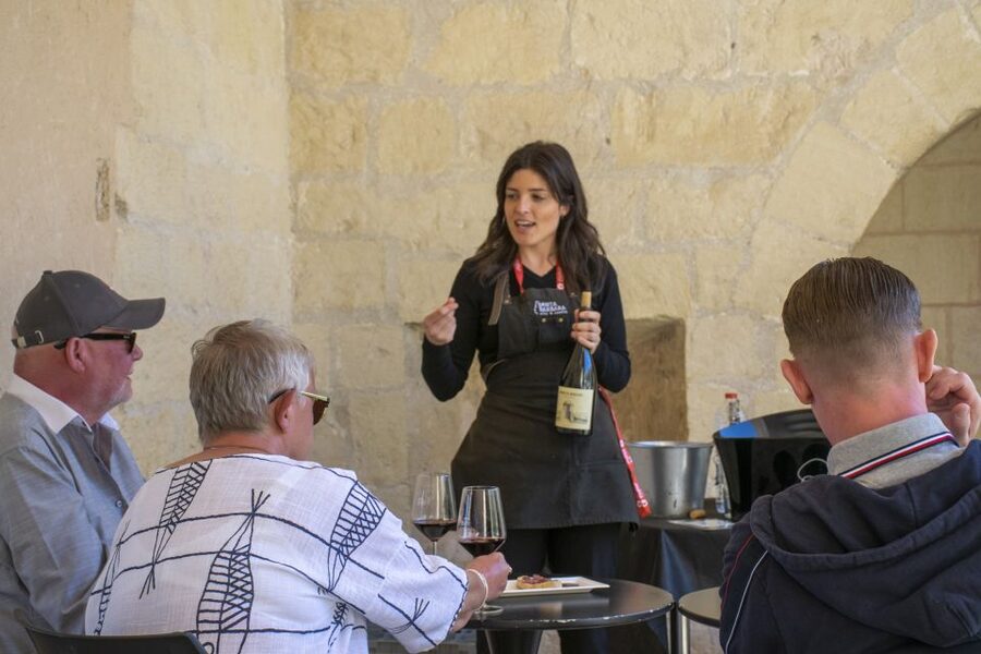Alicante: Santa Bárbara Castle Wine Tasting & Tapas - Getting to the tower and tasting room