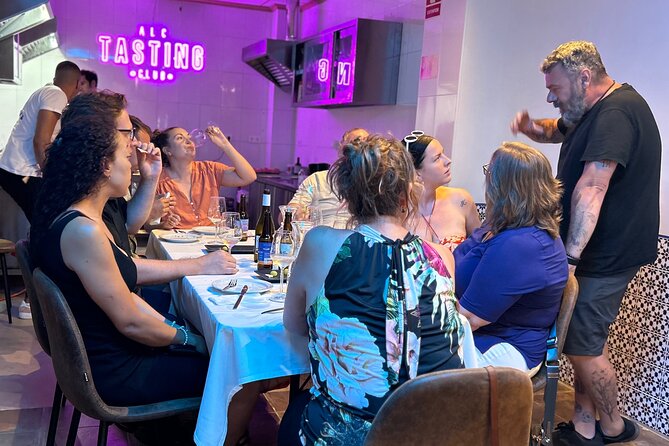 Alicante Wine Tasting and Tapas Club - The group size and social side