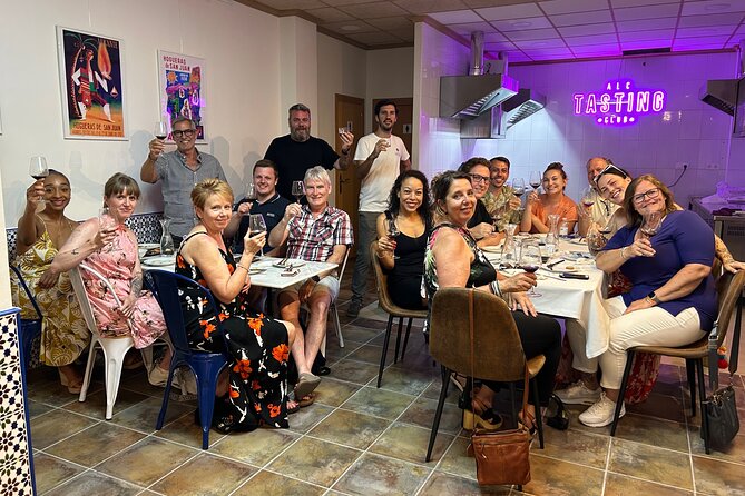 Alicante Wine Tasting and Tapas Club - Lights, music, and aromas