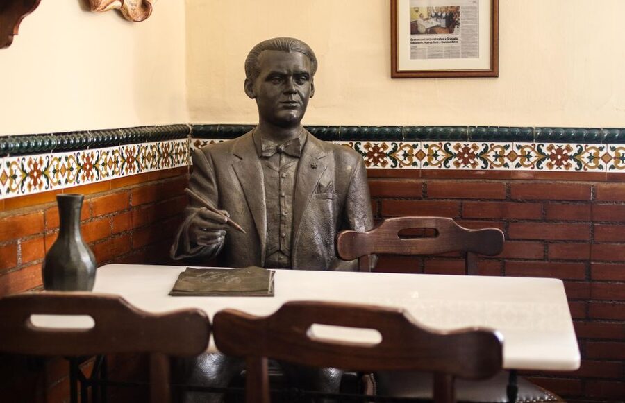 Authentic Flamenco Show & Tapas Tour in Granada - Walking, timing, and practical comfort
