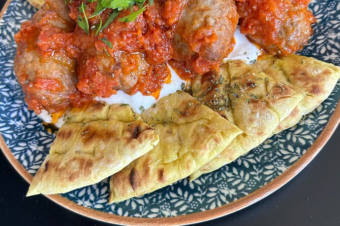 Authentic Greek food tapas and wine tasting - Cave village - Sharing meze at a traditional kafeneio