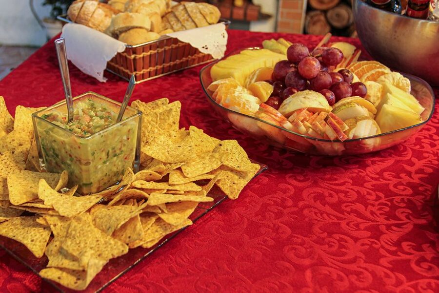 Azores: Volcanic Wine and Tapas Tasting Party - Food that gives the wine a local setting
