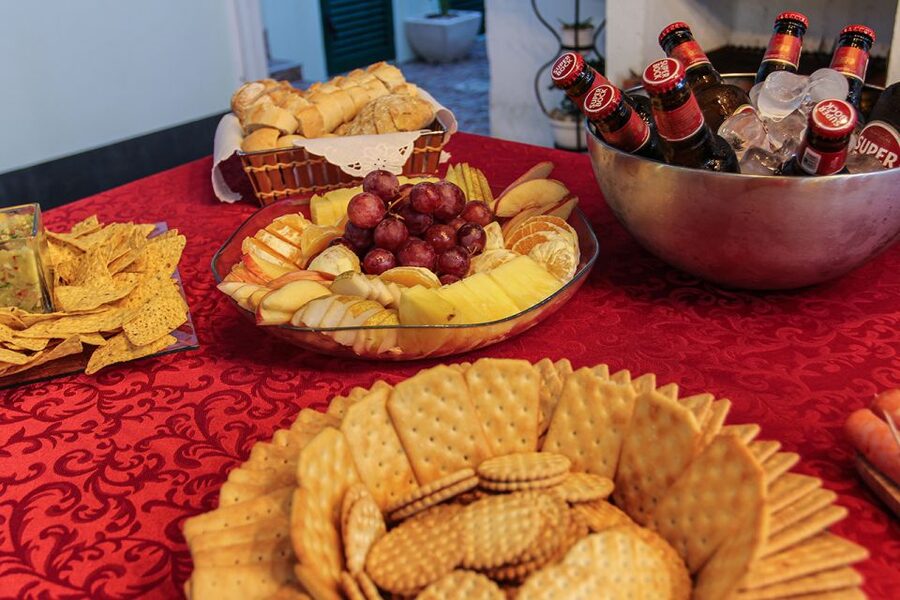 Azores: Volcanic Wine and Tapas Tasting Party - What four hours feels like