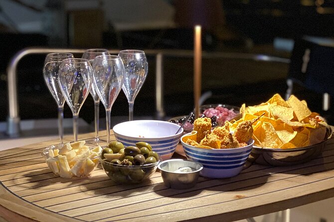 Bachelorette party, boat party in Salerno with aperitif and tapas - Is four hours enough for the Amalfi Coast?