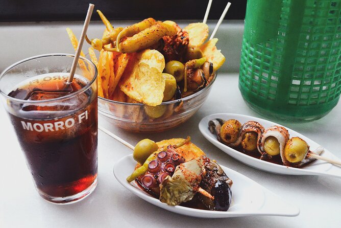 Bar Crawl in Barcelona with Spanish Wines, Vermut, Cold Beer and Tapas - The drink lesson: cava, beer, wine, and cider