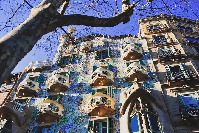 Bar Crawl in Barcelona with Spanish Wines, Vermut, Cold Beer and Tapas - How much food do you actually receive?