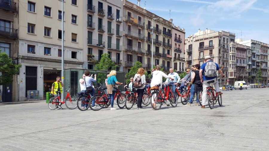 Barcelona: 3-Hour Bike Tour with Spanish Tapas - Ciutadella Park, Barcelona’s central green space