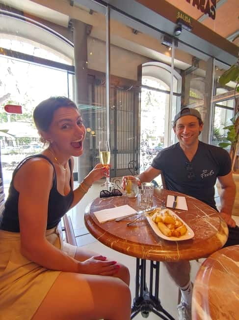Barcelona Authentic Tapas & Drinks Tour - Ending at a local café