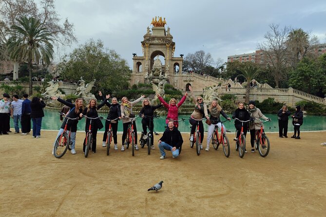 Barcelona: Bike or eBike Tour, Top Sights & Local Insights - The 20-minute stop at Sagrada Família