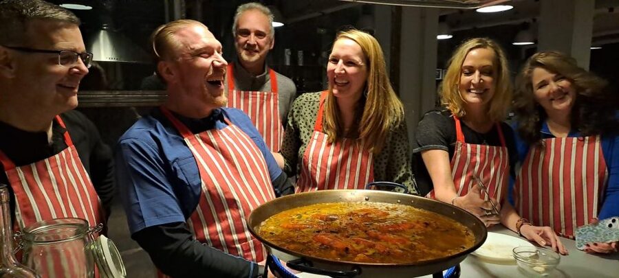 Barcelona: Catalan Paella Cooking Class - Why the small group matters