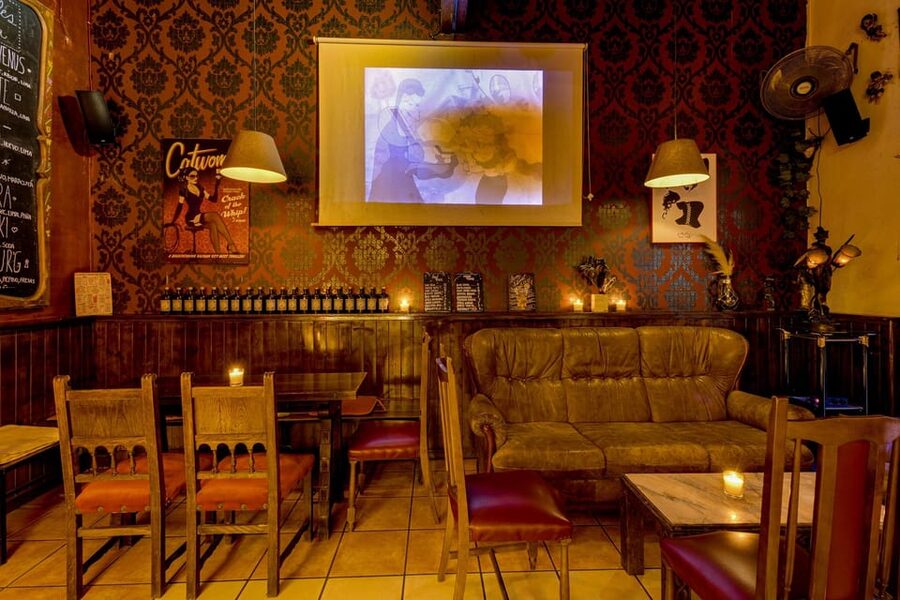 Barcelona: Cocktail Making Class with Tapas - Four cocktails chosen from a wide menu