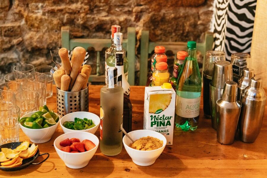 Barcelona: Cocktail Master Class by Mixologist with Tapas - Who will enjoy this most?