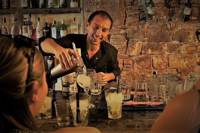 Barcelona Cocktail Masterclass with Tapas - A cocktail class in the Gothic Quarter