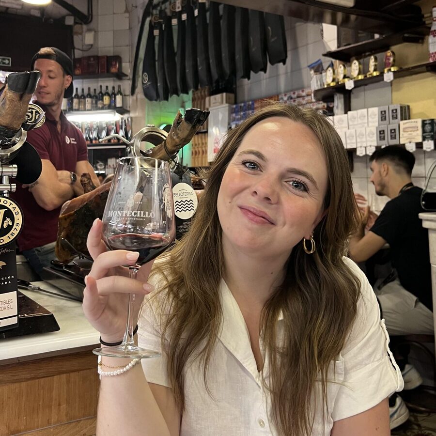 Barcelona: El Born and Gothic Quarter Wine & Tapas Bar Tour - Stop two: more than a checklist of dishes