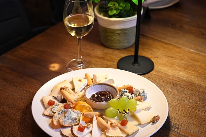 Barcelona El Born Tapas and Wine Tour with Guide - Who should book this Barcelona food tour