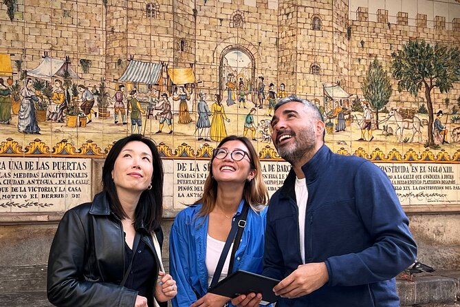 Barcelona Evening Tour, Flamenco Show & Tapas - Walking Through the Gothic Quarter