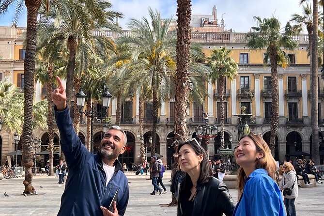 Barcelona Evening Tour, Flamenco Show & Tapas - What the Guide Adds, and Where the Tour Falls Short