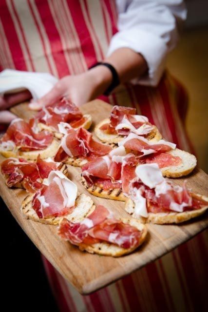 Barcelona: Evening Walking Tour in the Gaudi Area with Tapas - Key points to know before booking