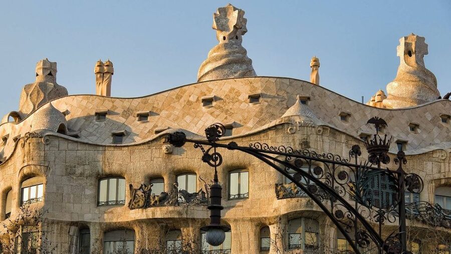 Barcelona: Evening Walking Tour in the Gaudi Area with Tapas - Is $100 a fair price?