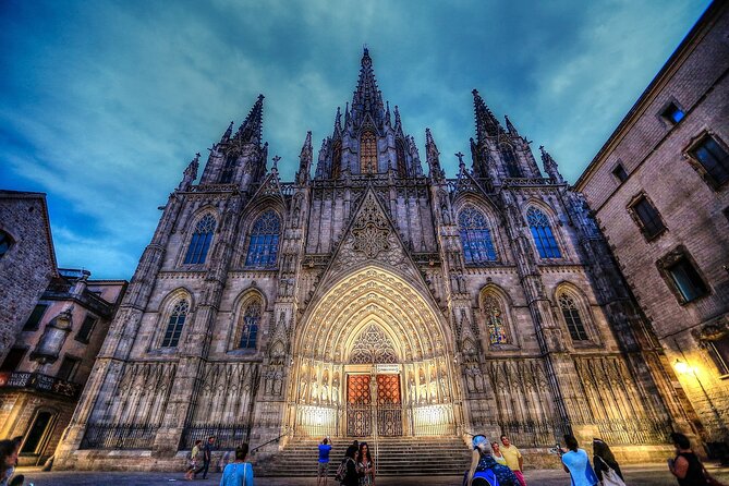 Barcelona Food Tour: Tapas, Drinks and Delights with a Local - Carrer de la Mercè and the First Glass of Vermouth