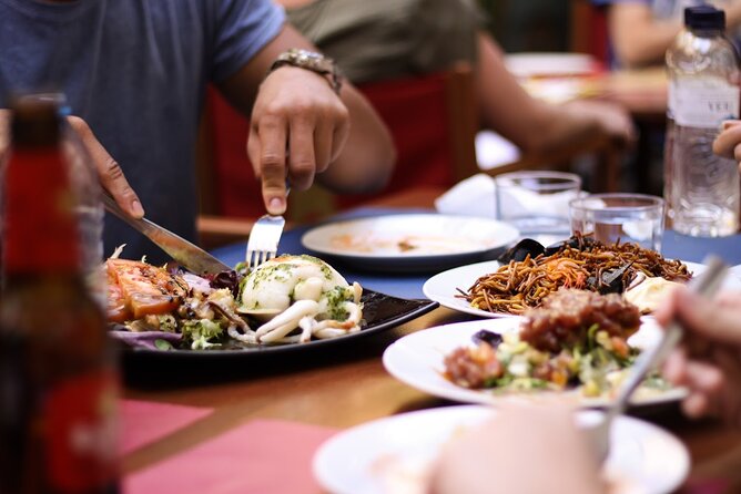 Barcelona Food Tour: Tapas, Paella, Sangria & 8+ Local Tastings - A Short Look at Barcelona Cathedral