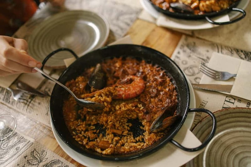 Barcelona: Food Walking Tour with Tapas and Wine - Why this food walk works in Barcelona