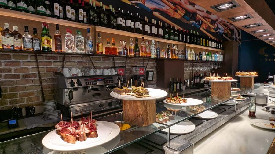 Barcelona Full Private Tapas & Historical Tour - Key points at a glance