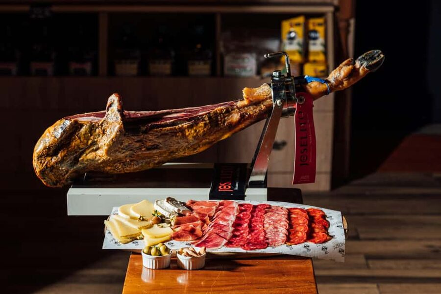 Barcelona Full Private Tapas & Historical Tour - Roman Barcelona and the Gothic Cathedral