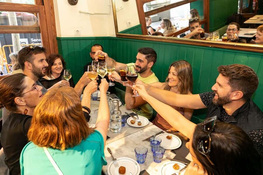 Barcelona: Gaudi Tapas & Wine Tasting Small Group Tour - Why this Barcelona tour works