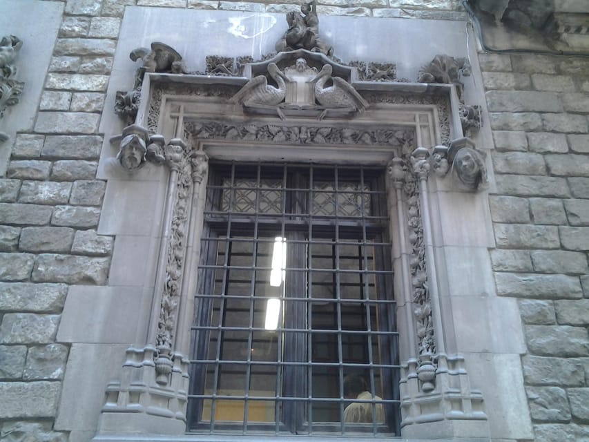 Barcelona: Gothic Quarter Legends Walking Tour with Tapas - From history to architecture, food, and city life