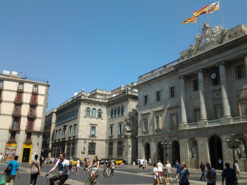 Barcelona: Gothic Quarter Legends Walking Tour with Tapas - The pintxo finish and what you actually receive