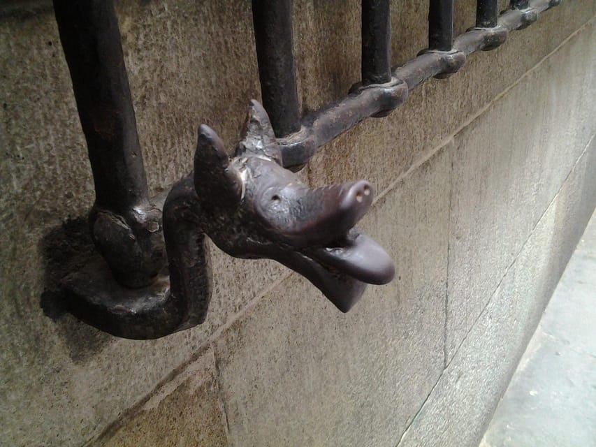 Barcelona: Gothic Quarter Legends Walking Tour with Tapas - Who should book this Gothic Quarter walk?
