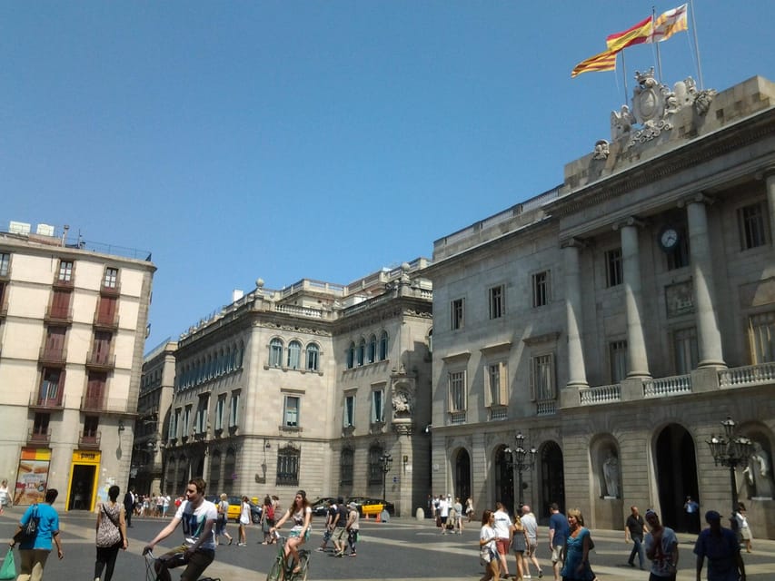 Barcelona: Gothic Quarter Legends Walking Tour with Tapas - Narrow streets, small squares, and less obvious corners