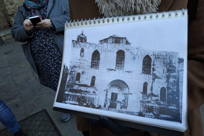 Barcelona Gothic Quarter Walking Tour with Tapas - The Bishop’s Bridge and the Gothic Quarter’s visual drama